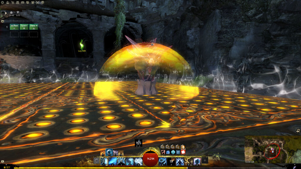 A Jade Scout surrounded by a yellow shield bubble